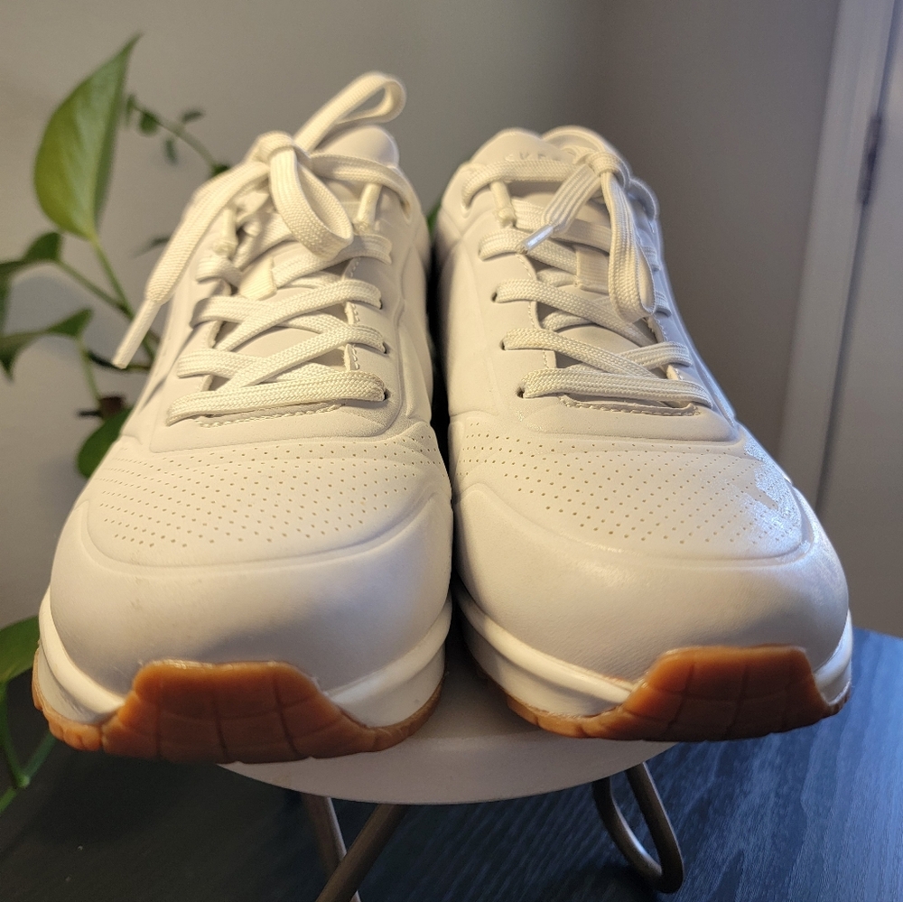 Like New Women's Skechers Street Uno Stand On Air White Sneakers - 9.5 Wide - Picture 6 of 14